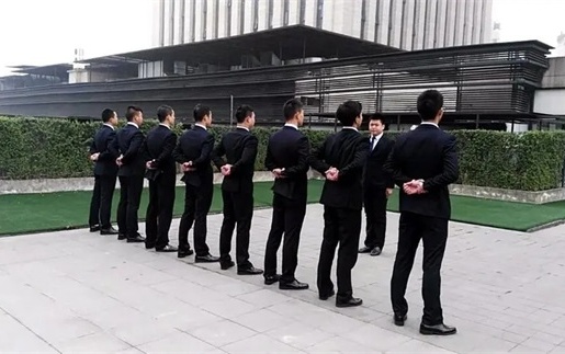 乐平揭秘：如何选择靠谱的收债公司？老司机给你支招